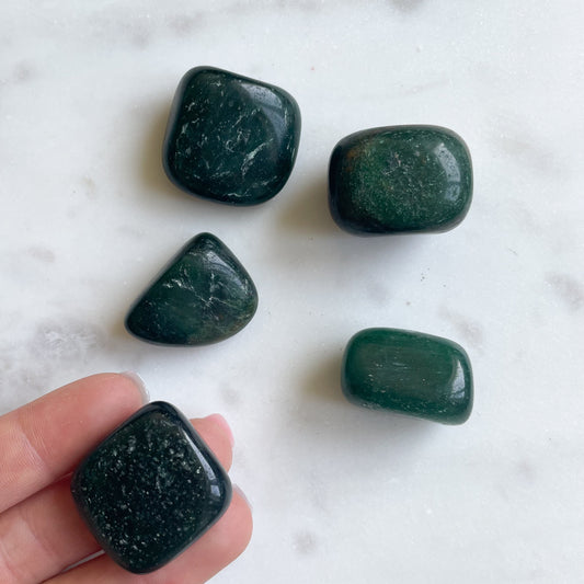Trumlad grön Aventurin cuddle stone, hjärtchakrat. Abundance, Tur, Positivitet, Growth